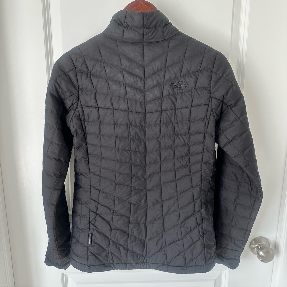 The North Face Thermoball Lightweight Puffer Jacket - Picture 6 of 8